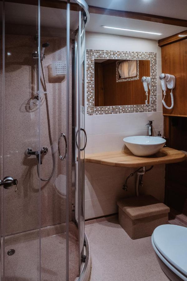 Sicily Sea Charter Hande Capo Galera Hotel Palermo Eksteriør billede